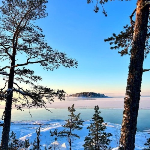 Карелия в белом наряде: зимняя сказка в Петрозаводске, Приладожье и парке «Рускеала»