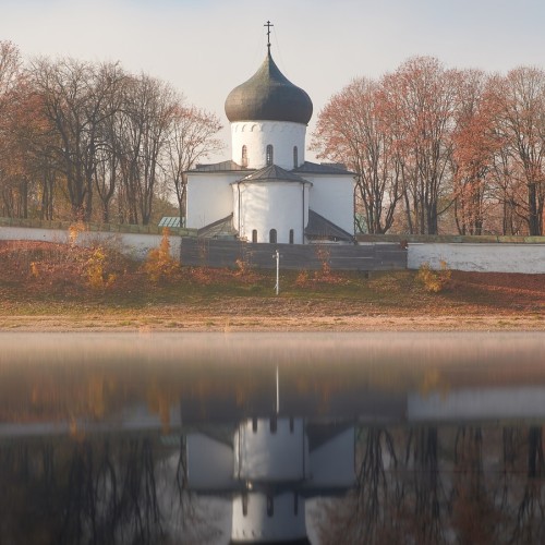 Из Санкт-Петербурга в Псковскую область: Талабские острова, Псков и Печоры