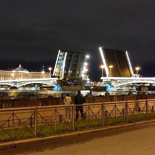 Неспящие в Петербурге