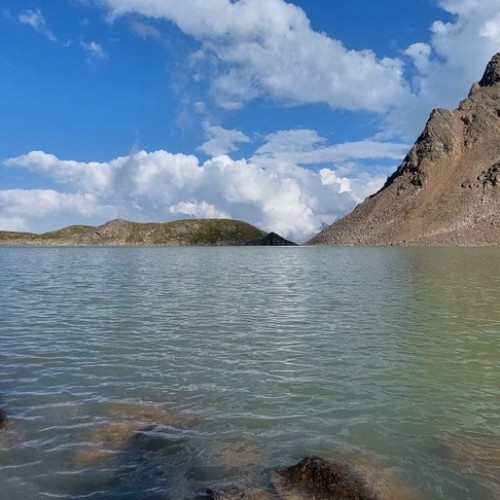 Нетипичное Приэльбрусье: треккинг налегке к 4 высокогорным озёрам с проживанием в гостинице