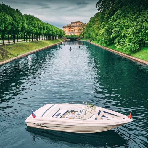 Магия петербургской ночи на катере