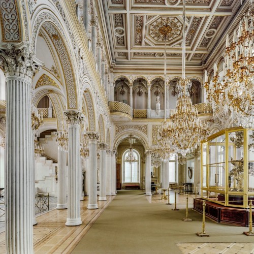 Знакомство с центром Петербурга + посещение Эрмитажа (билет включён)