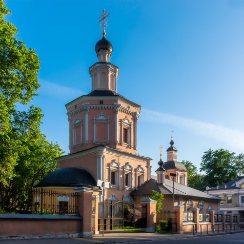 Ивановская горка: старинные дома, дворы и модные кафе