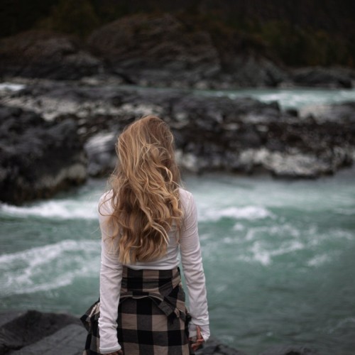 Тур на Алтай с фотографом: эстетичные кадры, съёмки с реквизитом, глэмпинги и топовые места