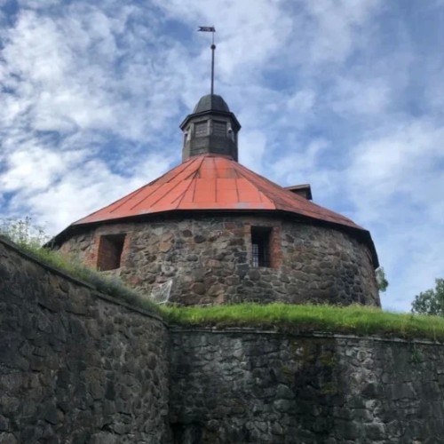 Сортавала и окрестности: мраморные берега «Рускеалы» и атмосфера прошлого в парке «Бастион»