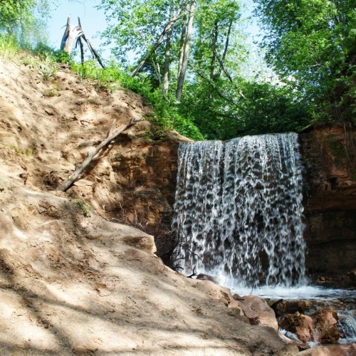 Из Петербурга — к самым полноводным водопадам Ленобласти