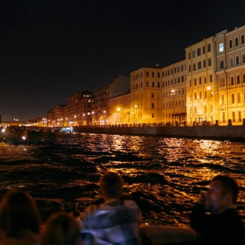 К разведённым мостам Петербурга — через порт