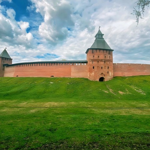 Автобусная экскурсия из СПб в Великий Новгород