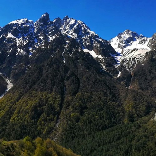 Треккинг в Цейском ущелье налегке с проживанием в гостинице (всё включено)