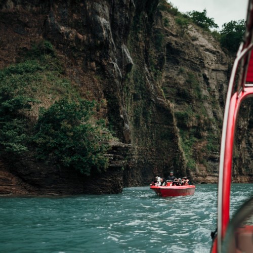 За впечатлениями — в Дагестан: главные локации, гастрономия и фотосессия в костюмах