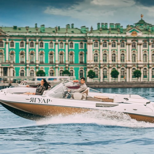 По Санкт-Петербургу на катере с капитаном-гидом