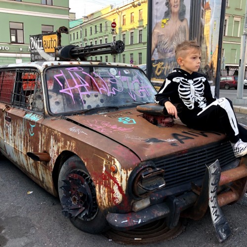 Фасады Пушкина, дворы Достоевского