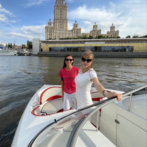 Большое путешествие по Москве-реке на катере