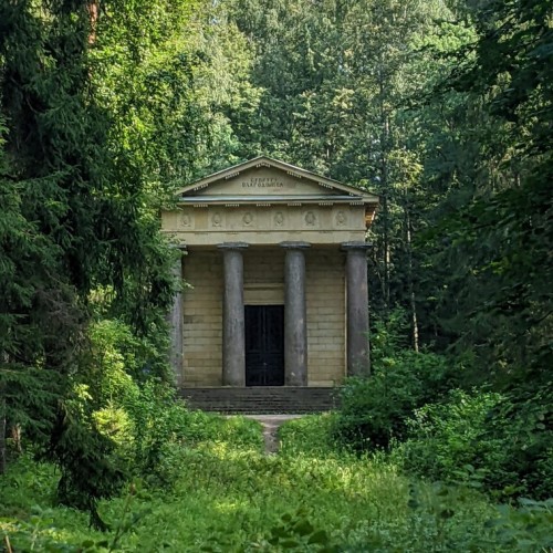 Истории любви на аллеях Павловского парка.