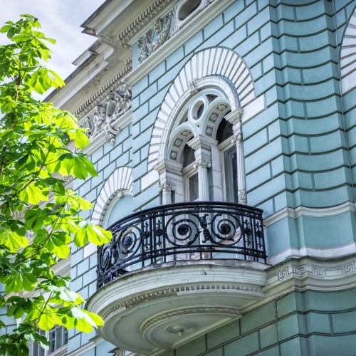 Прогулка по аристократической Поварской и дегустация десертов в Центральном доме литераторов