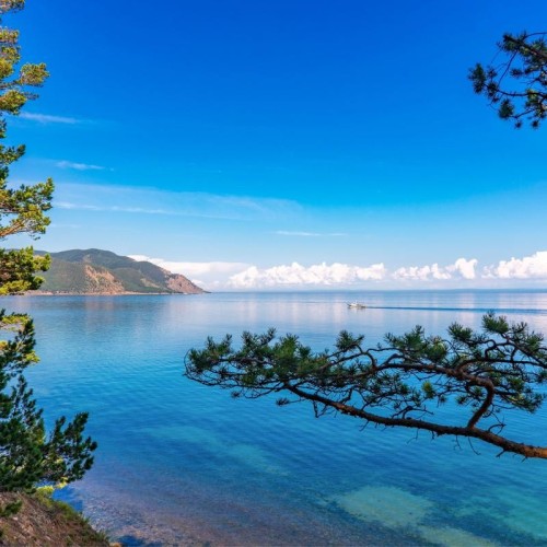 Почувствовать силу природы Байкала: мини-путешествие к бухте Песчаной и в Листвянку