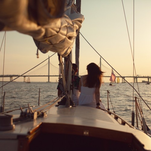 Романтическая прогулка на парусной яхте