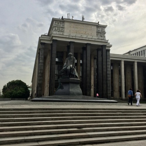 Литературная Москва: двести лет за три часа