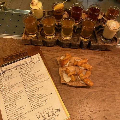 Не спит(ь)ся в Питере: квест по барам (18+)