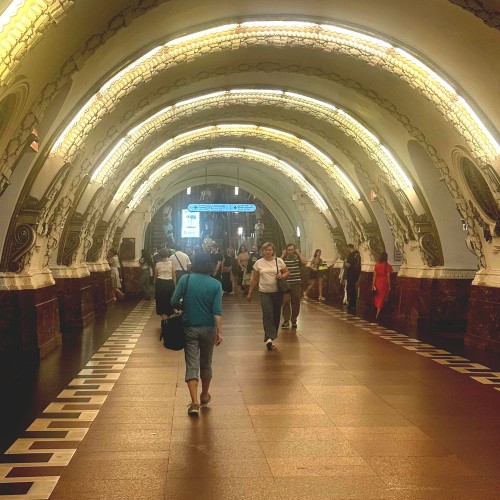 Петербургский метрополитен: обзорная экскурсия по историческим станциям метро