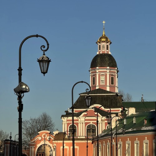 Все монастыри Петербурга: архитектурное путешествие