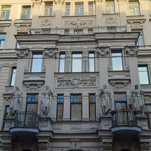 Мобильный квест в Петербурге «Записки сумасшедшего, или Возвращение Маяковского»