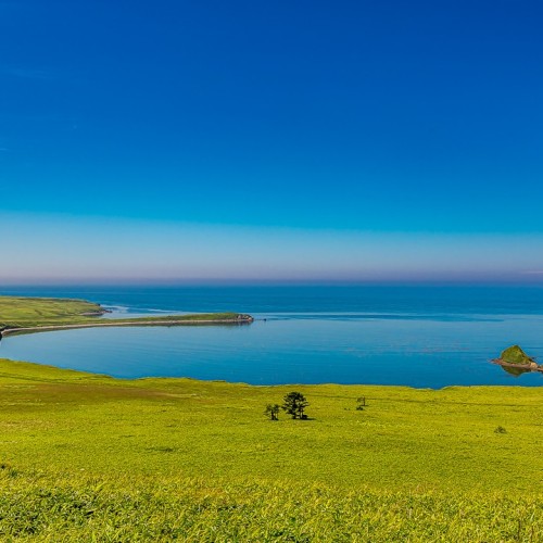 Джип-тур на Итуруп и Шикотан в мини-группе: неизведанные места, релакс в термах и гастрономия