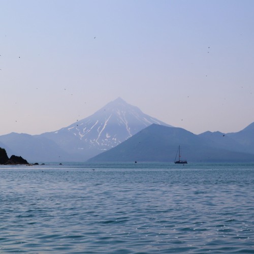 Джип-тур по Камчатке в мини-группе в июне: океан, морская прогулка, дегустации и экскурсии на выбор