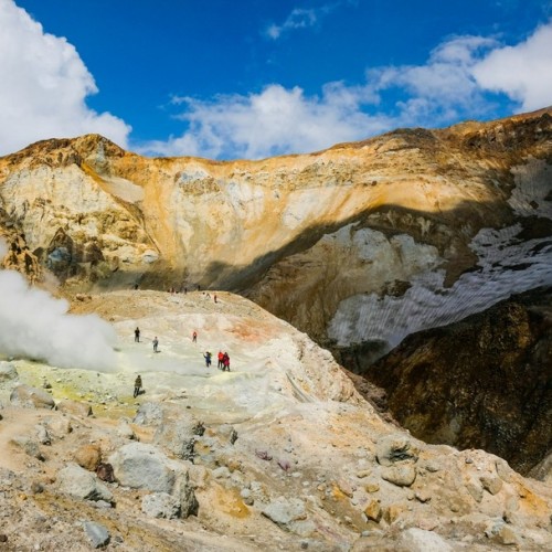 На Камчатку с вулканологом: VIP-экспедиция с прогулкой на вертолёте, рыбалкой, баней и деликатесами