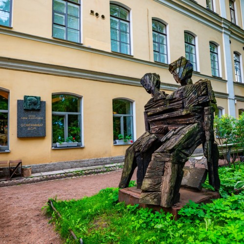 Век Анны Ахматовой