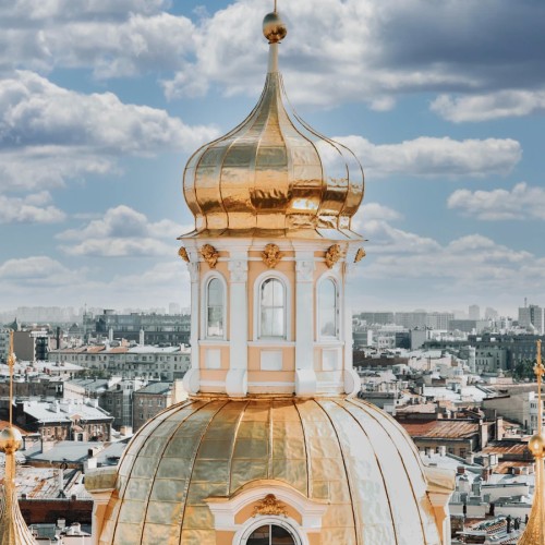 Must-see: Питер с высоты, парадные и легендарная квартира Довлатова