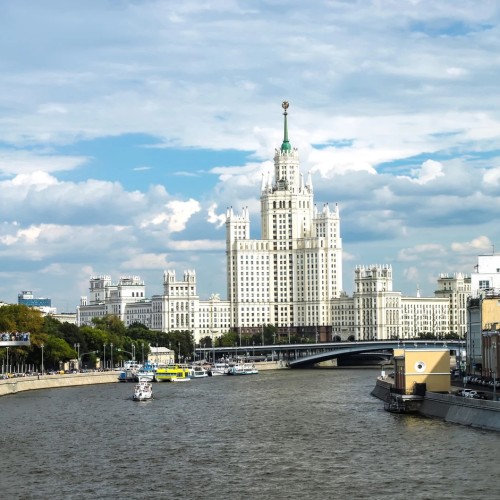 Сталинские высотки. 7 легенд послевоенной Москвы
