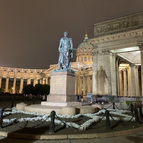 Между сфинксами: вечерняя экскурсия по Петербургу