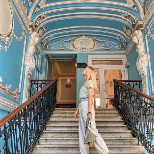 Аутентичный Петербург 3 в 1: коммуналка, дворы и парадные на индивидуальной экскурсии