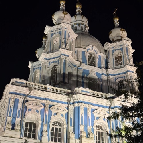 Все монастыри Петербурга: архитектурное путешествие