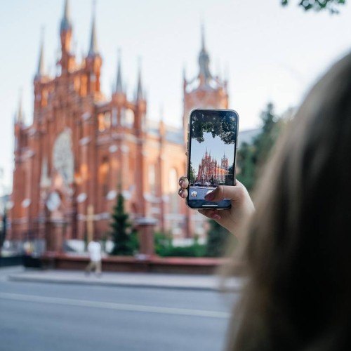 Фотопрогулка по Красной Пресне: архитектурные контрасты Москвы