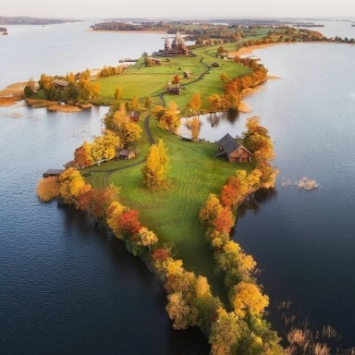 Популярная Карелия: топовые места и отдых в глэмпинге на берегу Ладоги