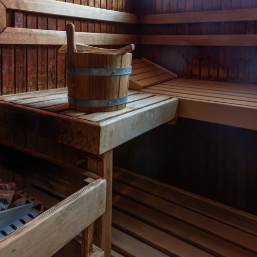 Кедровый аромат и лёгкость бытия: лучшие бани, спа-отель и винный вечер