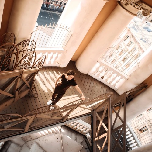 Must-see: Питер с высоты, парадные и легендарная квартира Довлатова