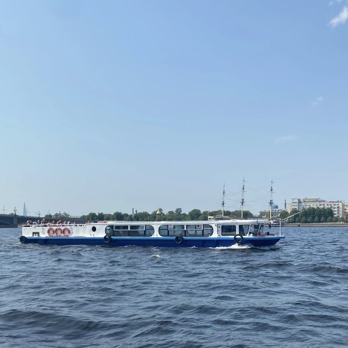 По Неве и каналам Петербурга — на теплоходе с аудиогидом