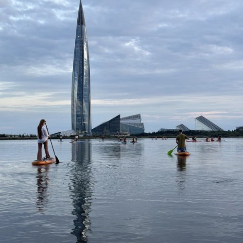 Закат на сапбордах на Лахтинском Разливе в Петербурге