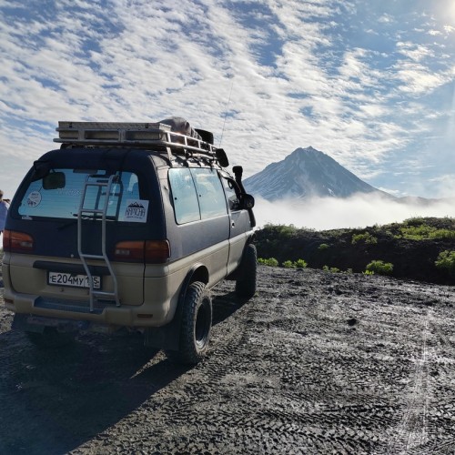 По Камчатке на джипе и снегоходах: индивидуальная поездка к вулканам, источникам и океану