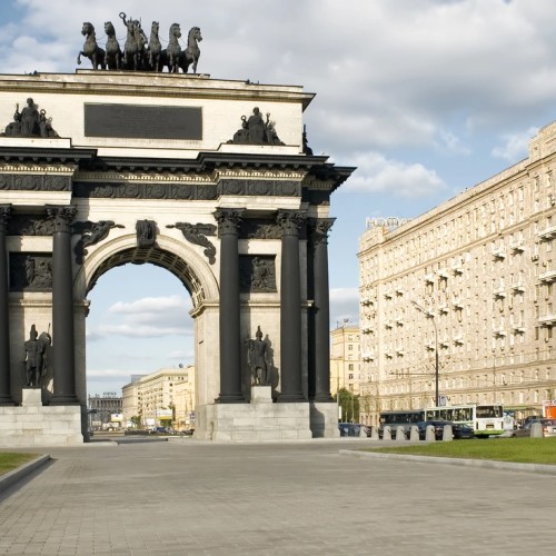 Обзорная экскурсия по Москве с посещением Кремля (билеты включены)