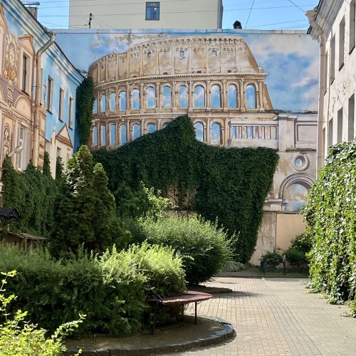 Стрит-арт и дворы Петербурга: авторская прогулка