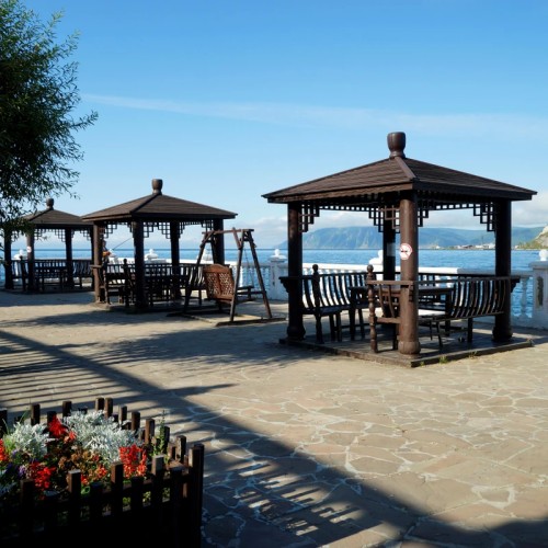 У берегов Байкала: экскурсии и отдых в Листвянке