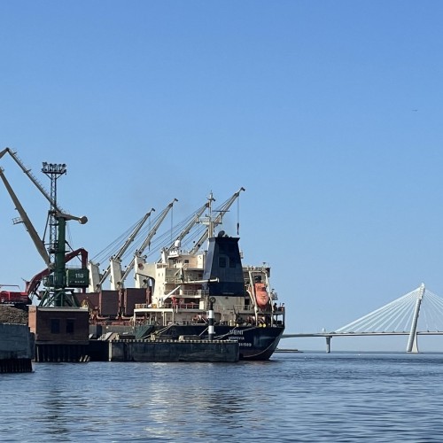 По воде — через закрытые территории Адмиралтейских верфей