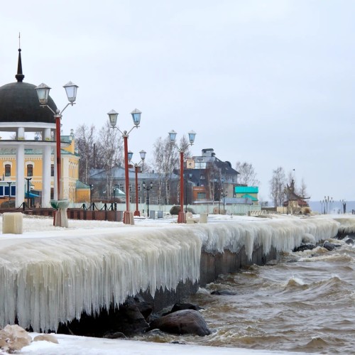 Петрозаводск в памятниках — традиционных и необычных