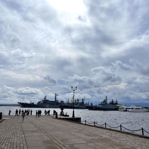 Петергоф и Кронштадт: от блеска и величия до подвига и славы