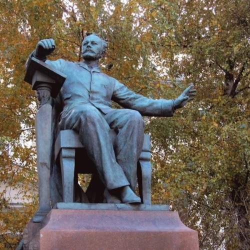 Иммерсивное путешествие по музыкальной Москве в мини-группе