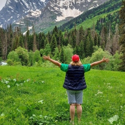 Прогулки по Домбаю: треккинги налегке к ущельям, горам и озёрам